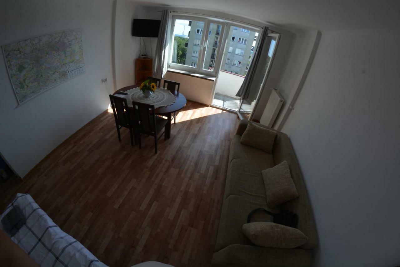 Ul. Ugorek Kolo Areny Daire Krakow Dış mekan fotoğraf